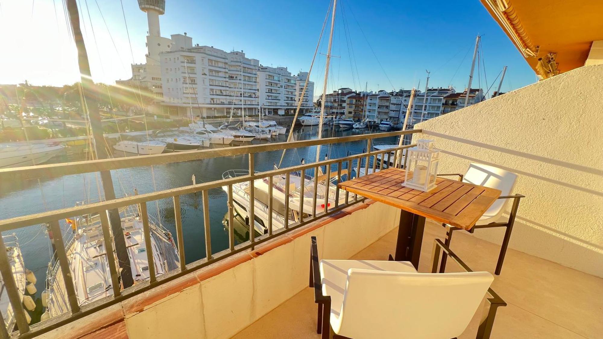 אמפוריבראבה Estudio Frente Al Canal Con Terraza מראה חיצוני תמונה